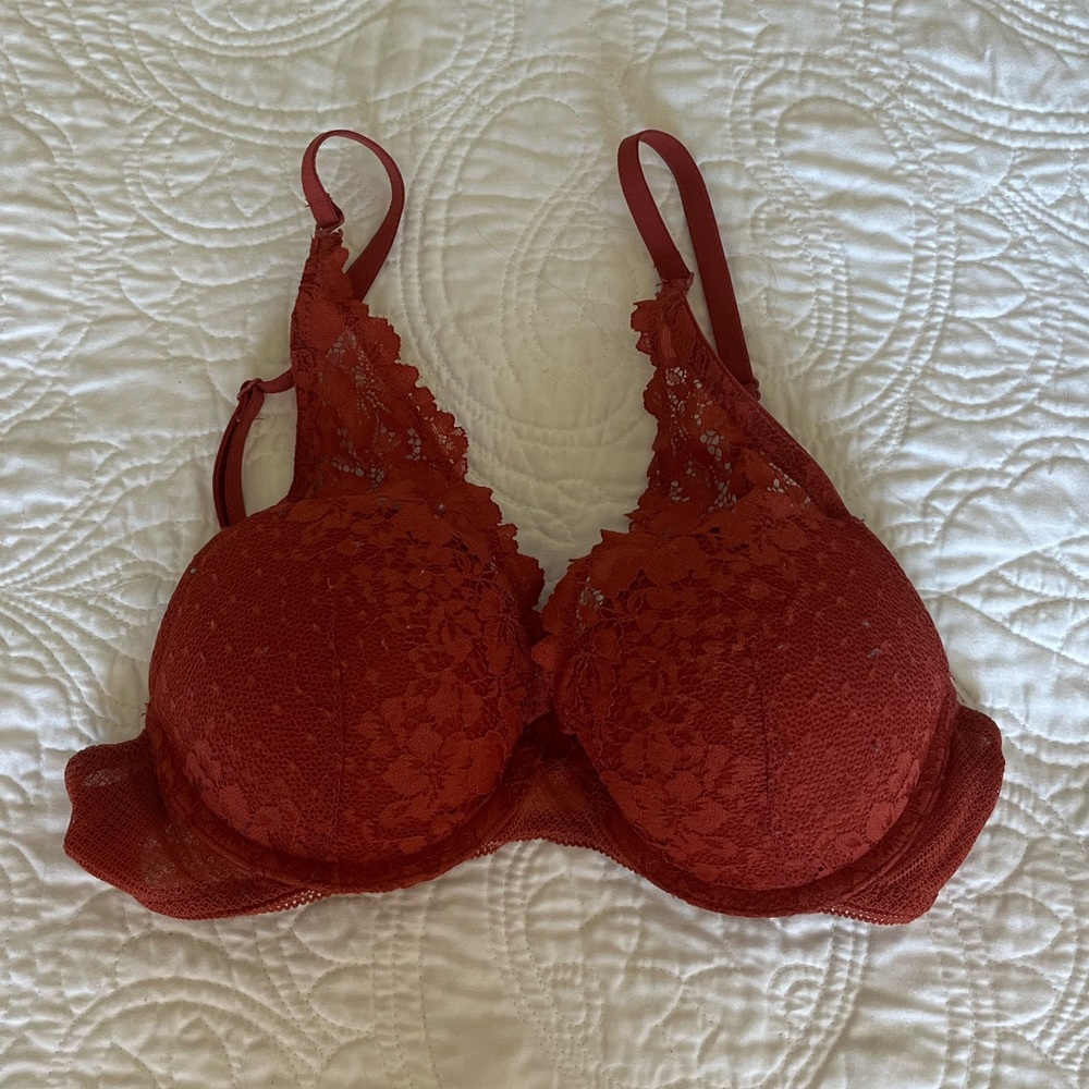 Lace push-up bra in size 32B